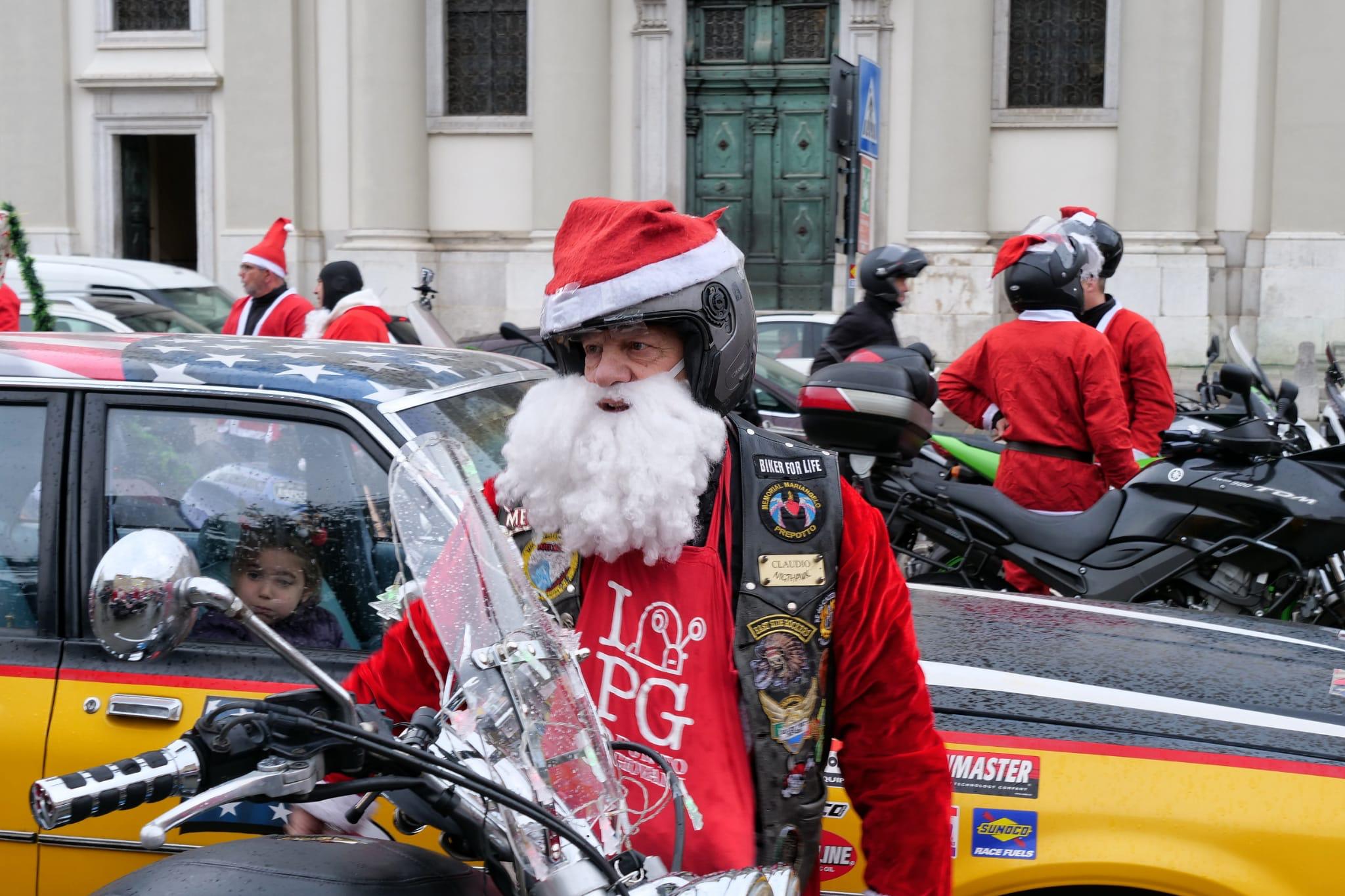 Copertina per Ritorna la carovana in moto di Babbi Natale, anche la slitta di doni a Gorizia